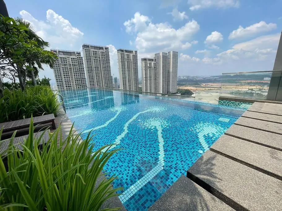 Pavillion Suite @ Bukit Jalil; 4Pax Kuala Lumpur