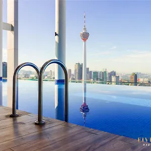 The Colony & The Luxe, By Canopy Lives Lägenhet